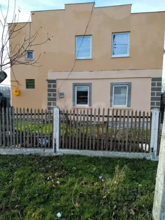 Дом в Крым, Кировский район, Абрикосовское с/пос, с. Кринички ул. ... - Фото 1