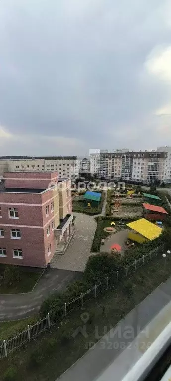 3-к кв. Свердловская область, Среднеуральск Лесная ул., 1 (66.0 м) - Фото 0