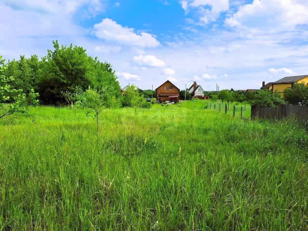 Участок в Белгородская область, Валуйки пер. 2-й Ямской (12.0 сот.) - Фото 1