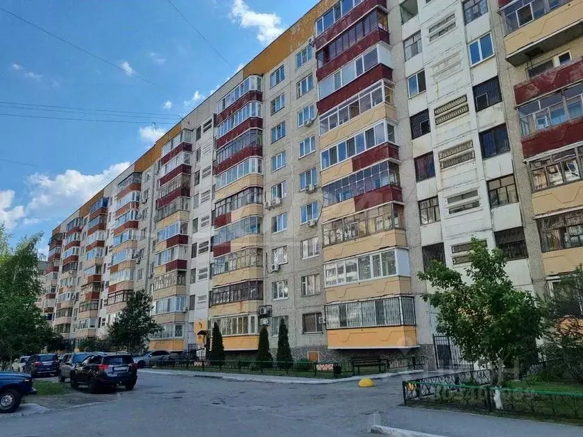 3-к кв. Тюменская область, Тюмень ул. Монтажников, 19 (90.5 м) - Фото 0