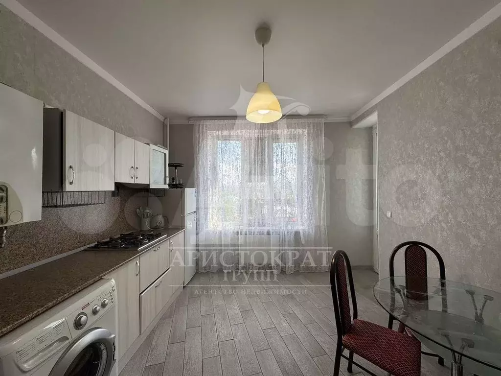 1-к. квартира, 50 м, 4/6 эт. - Фото 1