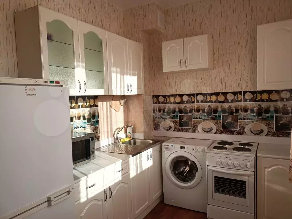 1-к. квартира, 37 м, 1/3 эт. - Фото 0