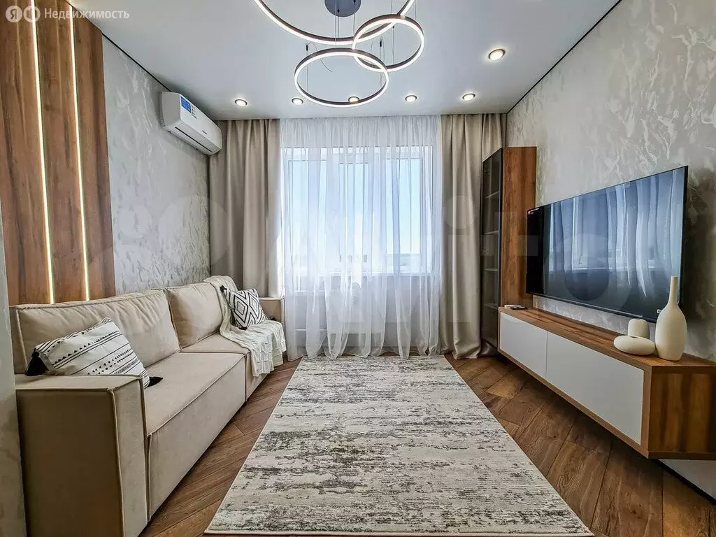 2-комнатная квартира: Оренбург, улица Братьев Хусаиновых, 6 (40 м) - Фото 0