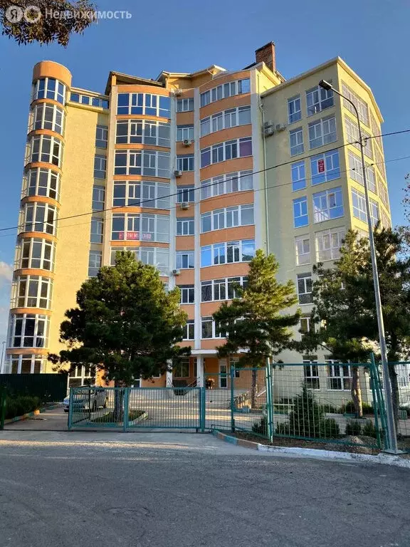 3-комнатная квартира: Восход, улица Авроры, 110 (79 м) - Фото 1