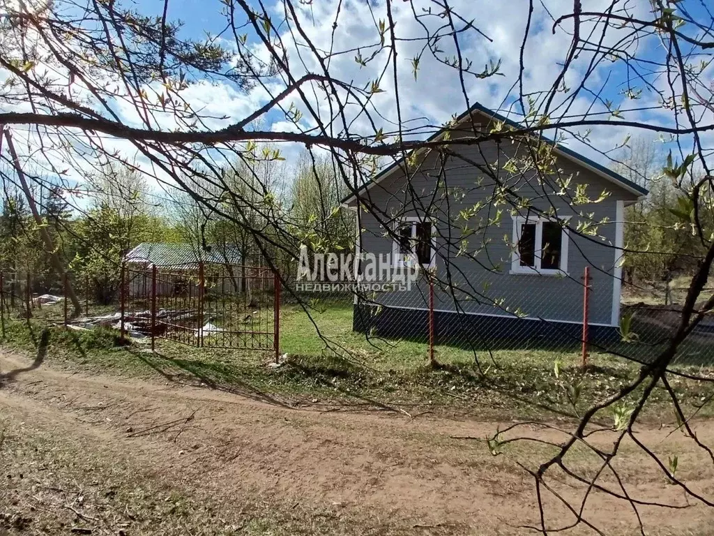 Дом в Ленинградская область, Лодейнопольский район, Алеховщинское ... - Фото 1