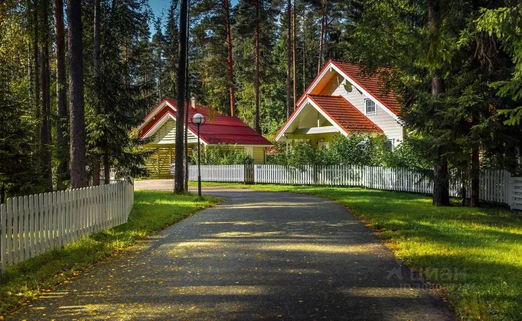 Дом в Ленинградская область, Выборгский район, Рощинское городское ... - Фото 0