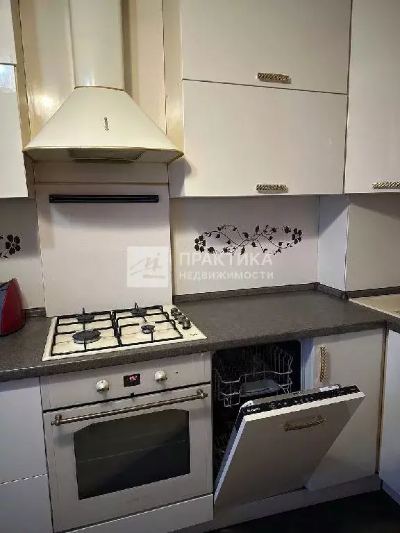 Продается 3-комнатная квартира - Фото 1