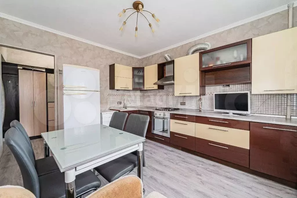 3-к. квартира, 66,7 м, 2/5 эт. - Фото 1