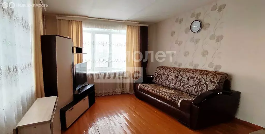 3-комнатная квартира: Октябрьский, 35-й микрорайон, 9 (62 м) - Фото 0