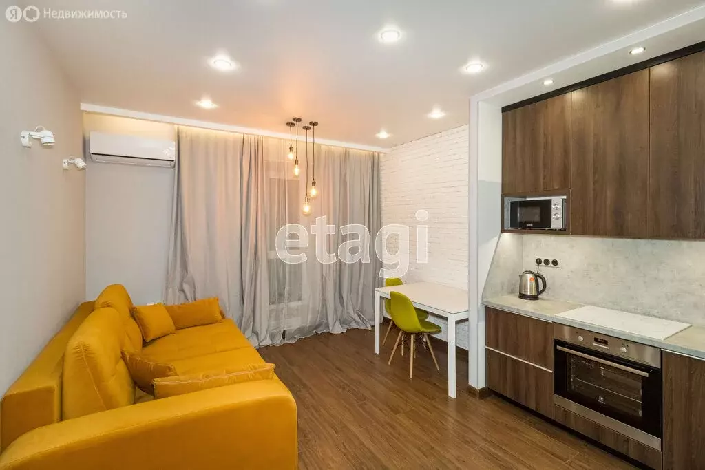 2-комнатная квартира: Тюмень, улица Клары Цеткин, 61к5 (59.2 м) - Фото 0