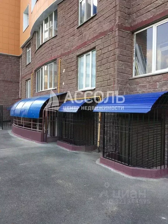 Помещение свободного назначения в Омская область, Омск просп. ... - Фото 0