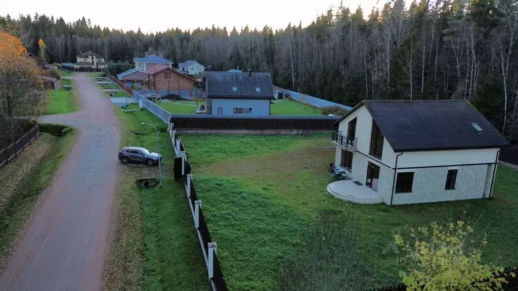 Коттедж в Ленинградская область, Выборгский район, Рощинское городское ... - Фото 2