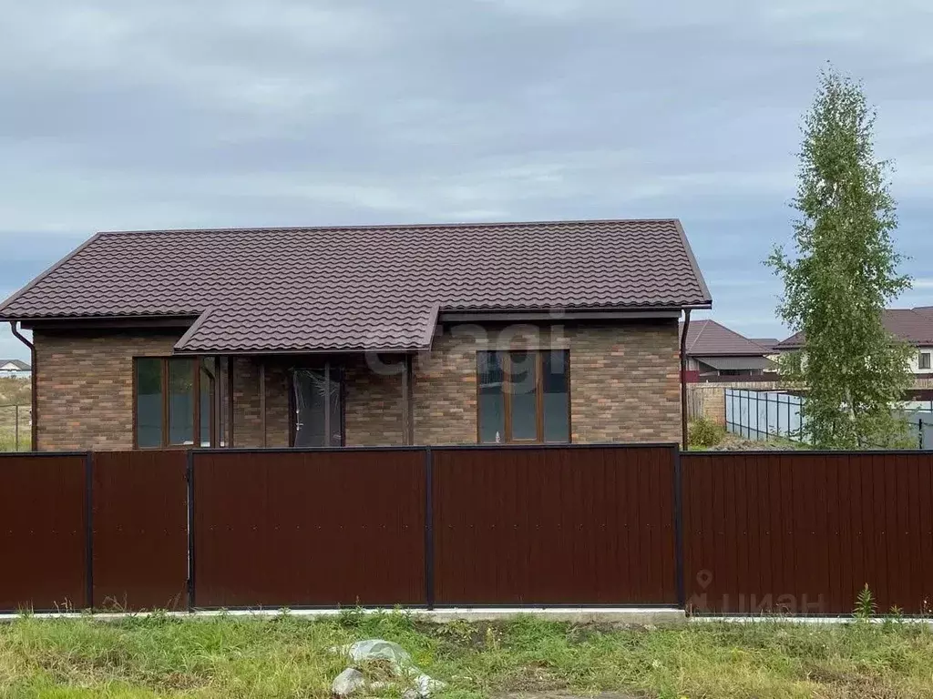 Дом в Брянская область, Брянский район, Отрадненское с/пос, с. ... - Фото 1