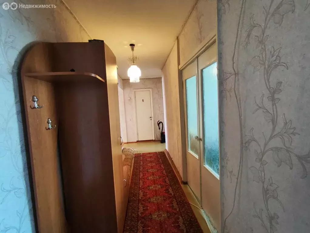 3-комнатная квартира: Петропавловск-Камчатский, улица Академика ... - Фото 1