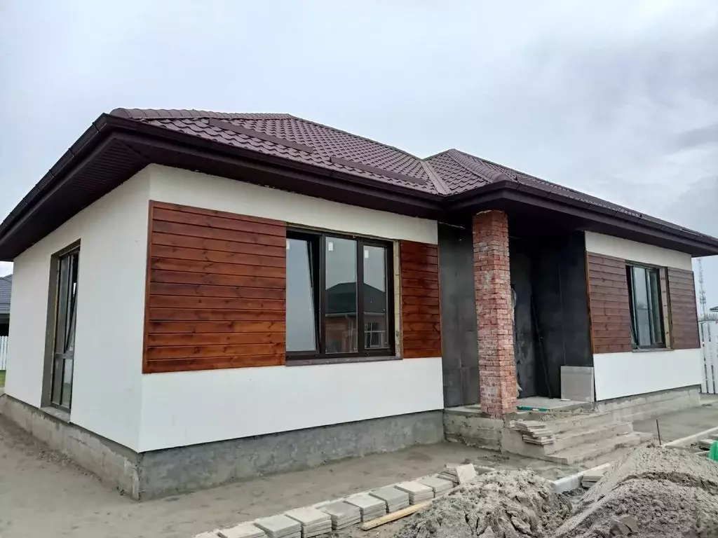 Дом в Краснодарский край, Динской район, Новотитаровская ст-ца Крайняя ... - Фото 1