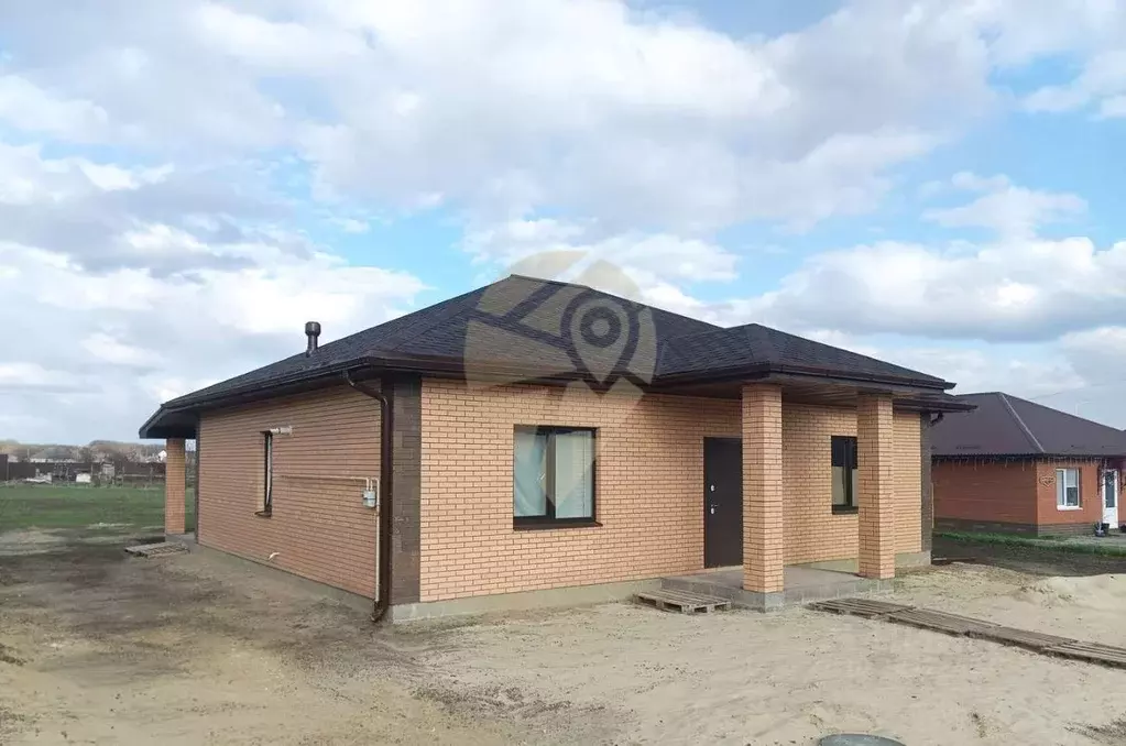 Дом в Белгородская область, Старооскольский городской округ, с. ... - Фото 1