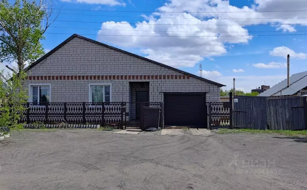 Дом в Алтайский край, Славгород ул. Энгельса, 13 (120 м) - Фото 1