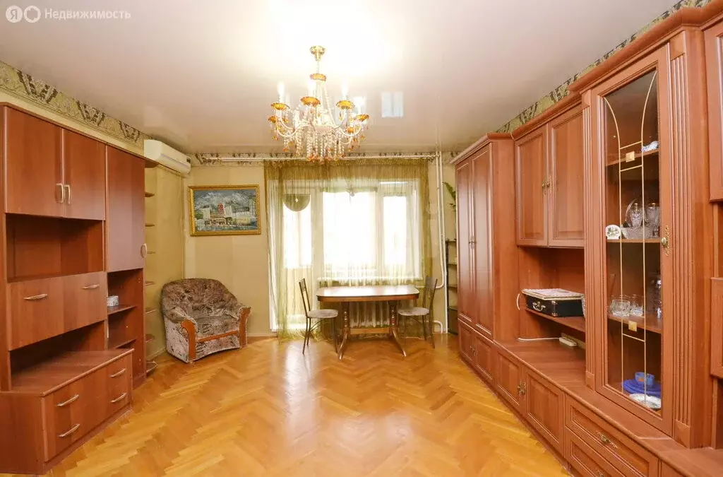 3-комнатная квартира: Якутск, улица Кирова, 21/3 (66 м) - Фото 1