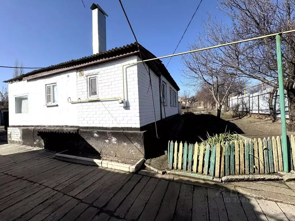 Дом в Ростовская область, Белокалитвинский район, пос. Горняцкий ... - Фото 1