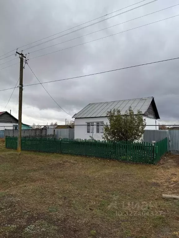 Дом в Саратовская область, Лысогорский район, Новокрасавское ... - Фото 2