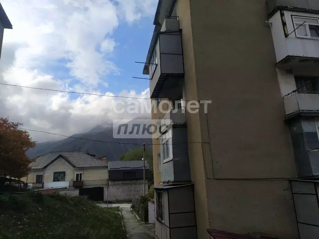2-комнатная квартира: Тырныауз, улица Отарова, 7 (52.7 м) - Фото 0