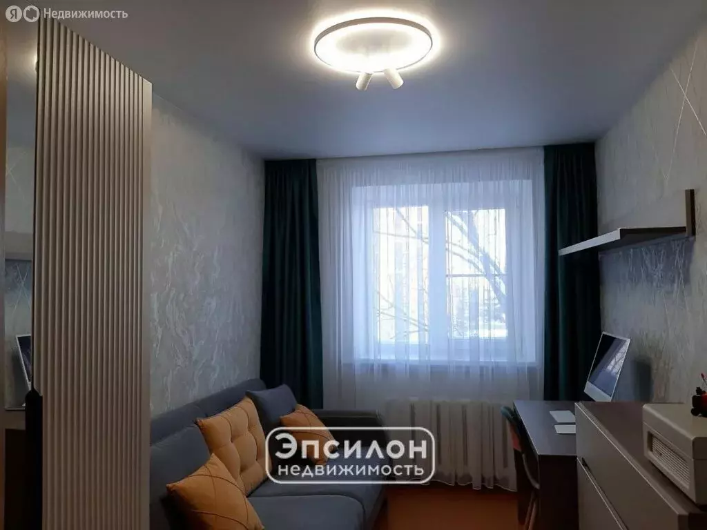 3-комнатная квартира: Курск, улица Большевиков, 97 (57 м) - Фото 1