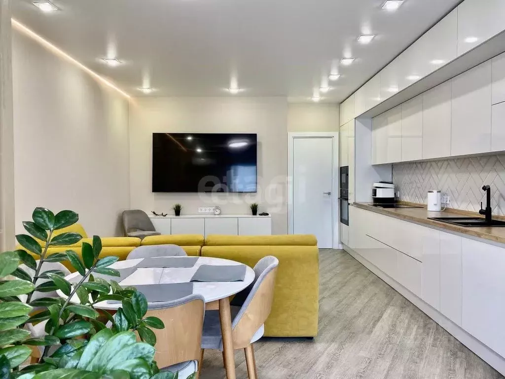 3-к кв. Брянская область, Брянск ул. Имени А.М. Рекункова, 6 (85.5 м) - Фото 1