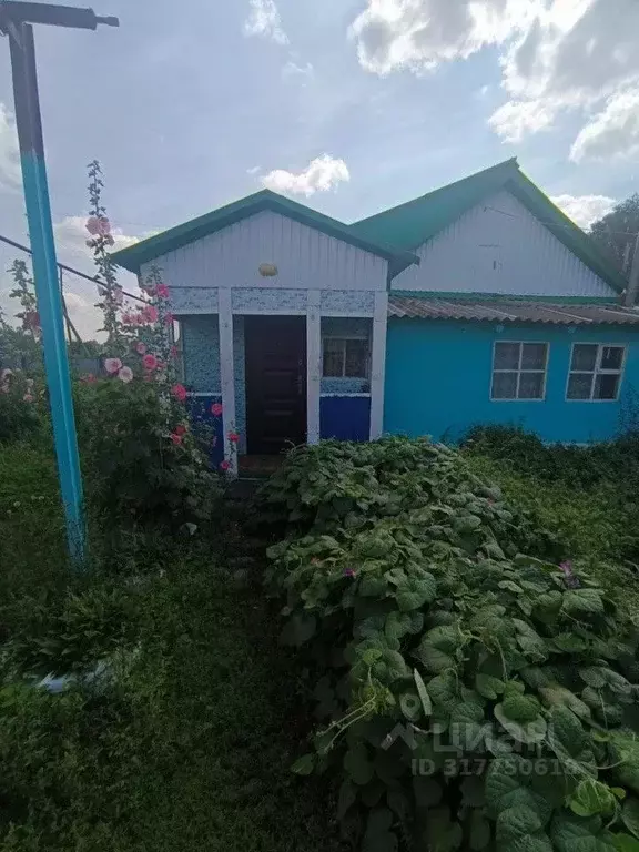 Дом в Оренбургская область, Кувандыкский муниципальный округ, с. ... - Фото 1