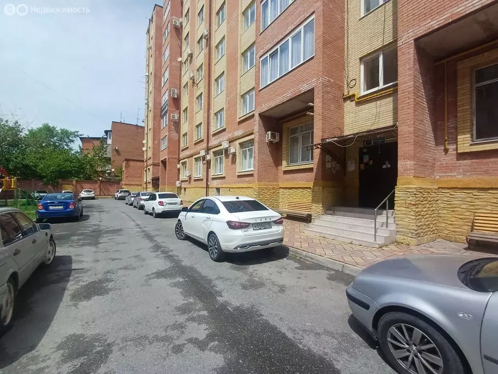 3-комнатная квартира: Владикавказ, улица Гастелло, 65 (92 м) - Фото 0