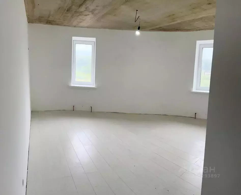 2-к кв. Смоленская область, Смоленск просп. Гагарина, 43А (72.0 м) - Фото 1