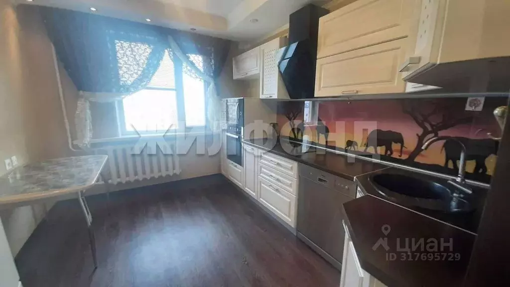 3-к кв. Ханты-Мансийский АО, Когалым Бакинская ул., 23 (60.9 м) - Фото 0