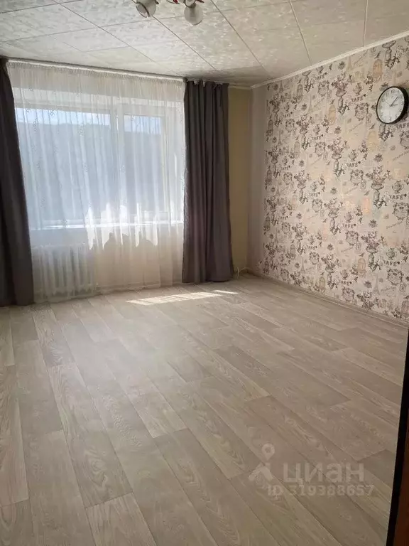 1-к кв. Курганская область, Курган Заозерный жилрайон, 6-й мкр, 31 ... - Фото 0