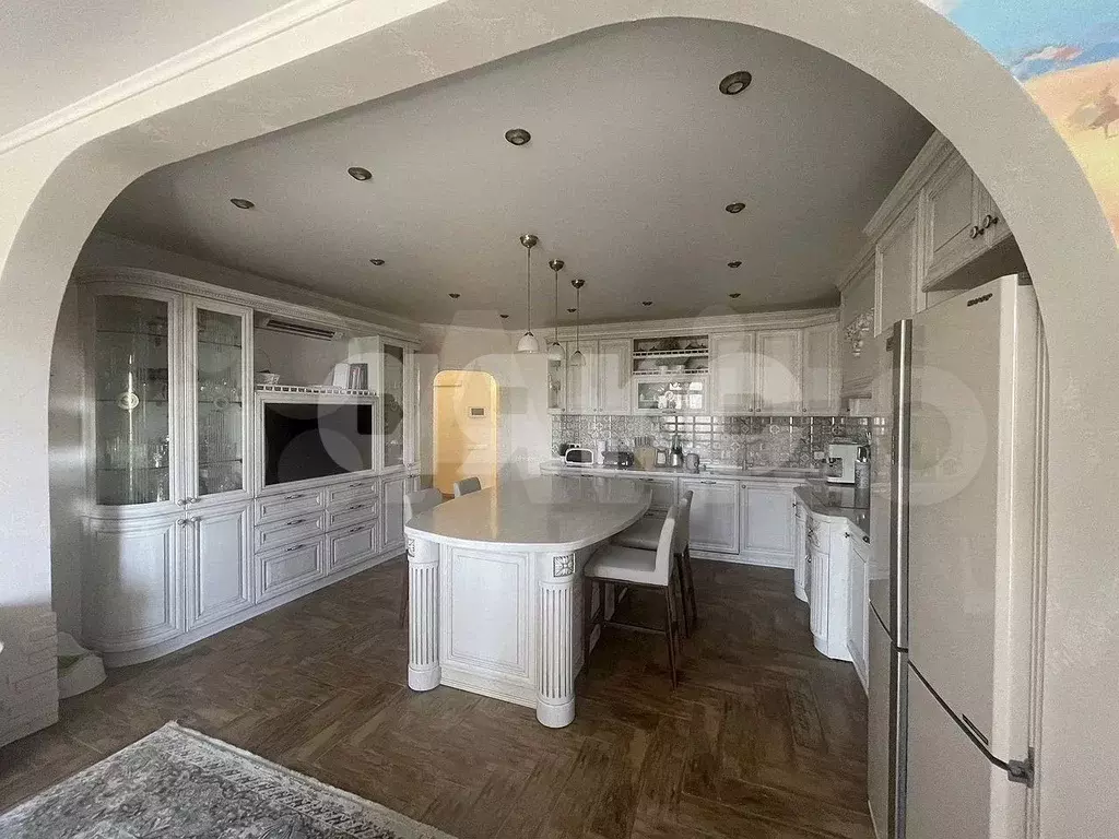 4-к. квартира, 170 м, 7/10 эт. - Фото 1