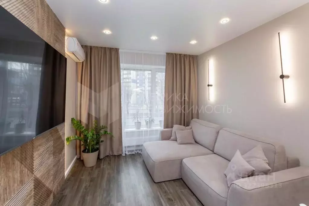 2-к кв. Тюменская область, Тюмень ул. 50 лет Октября, 63Г (81.4 м) - Фото 1