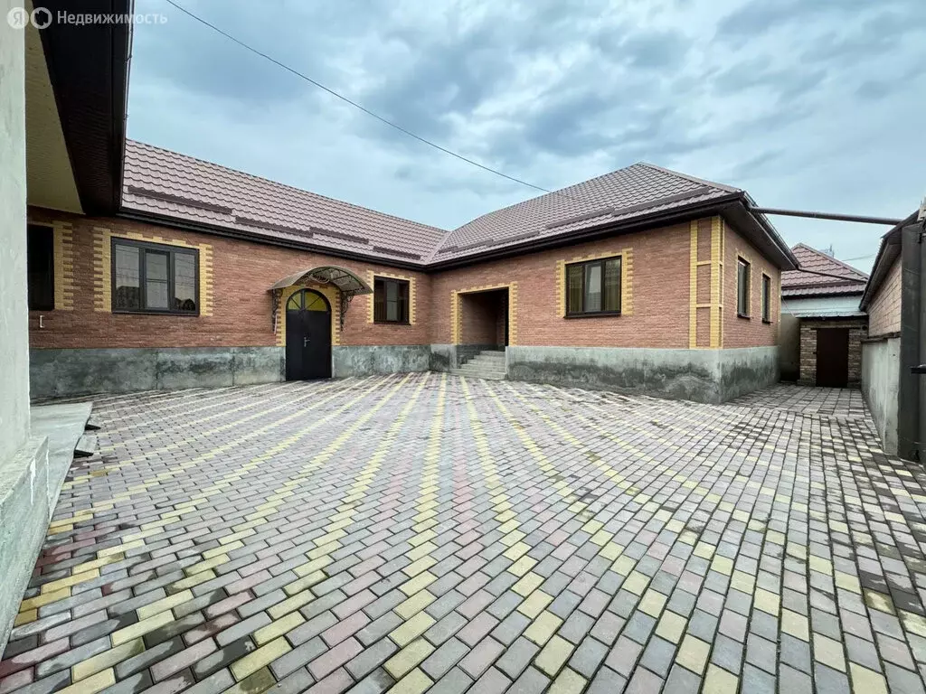 Дом в село Нартан, улица Ленина, 133 (150 м) - Фото 1