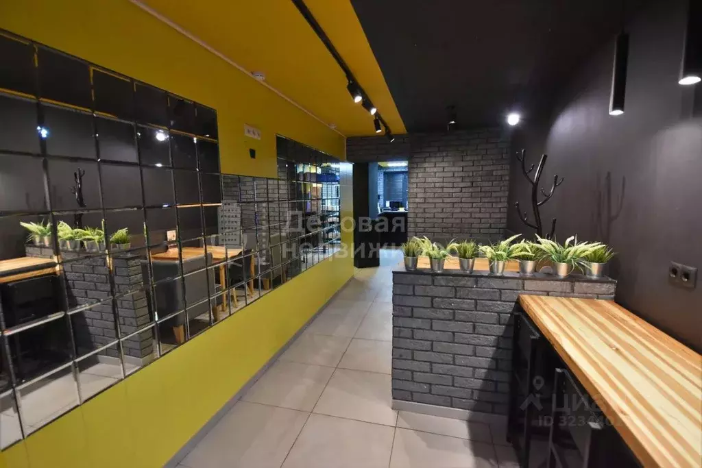 Помещение свободного назначения в Новгородская область, Великий ... - Фото 1