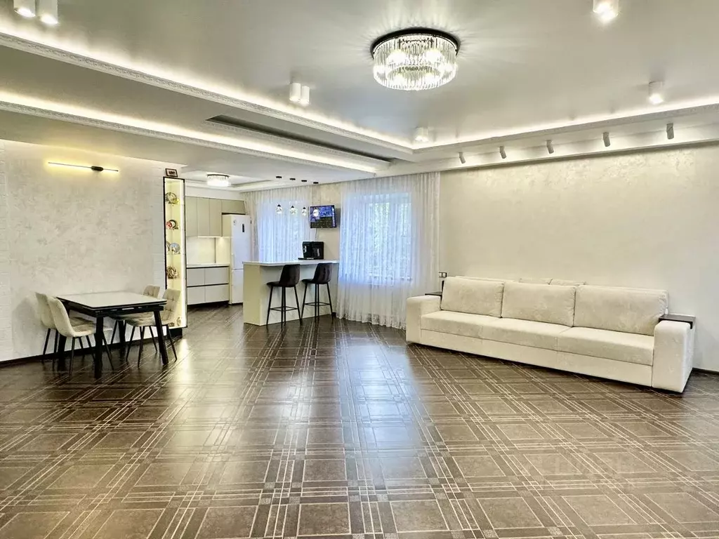 Коттедж в Алтайский край, Барнаул Новгородская ул., 7 (231 м) - Фото 1