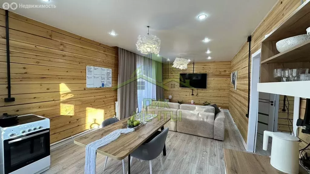 Дом в село Нижний Саянтуй, садовые участки Ромашка, 4-я улица (162 м) - Фото 1