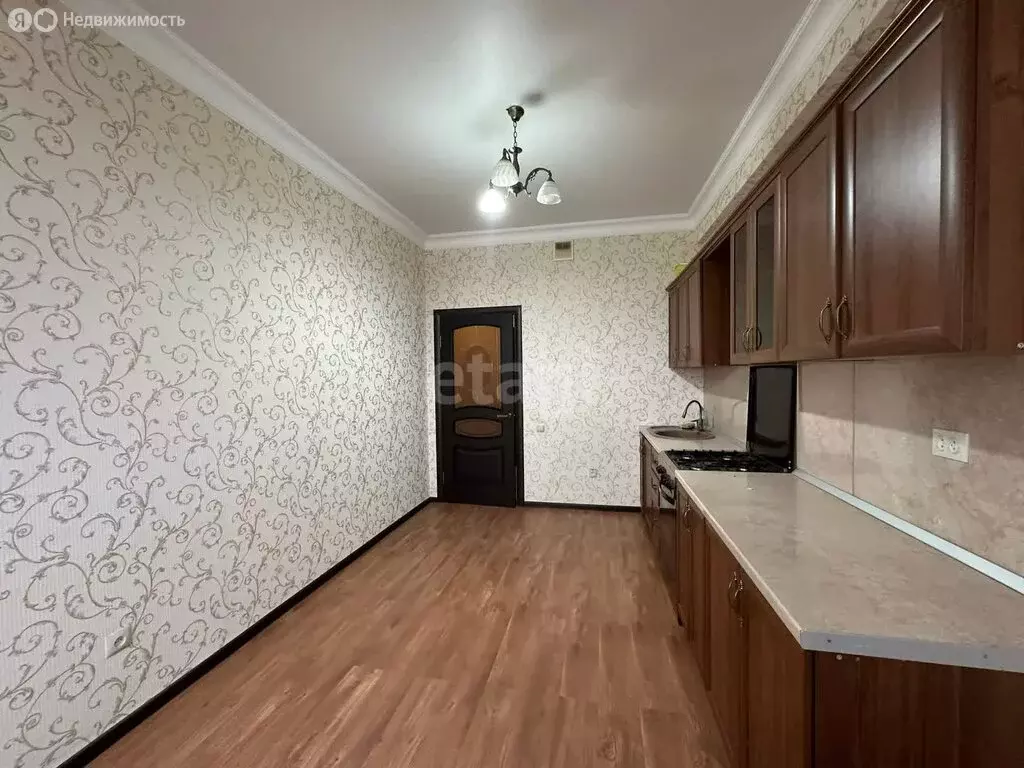 2-комнатная квартира: Каспийск, улица Абдулманапова, 6Б (72 м) - Фото 0