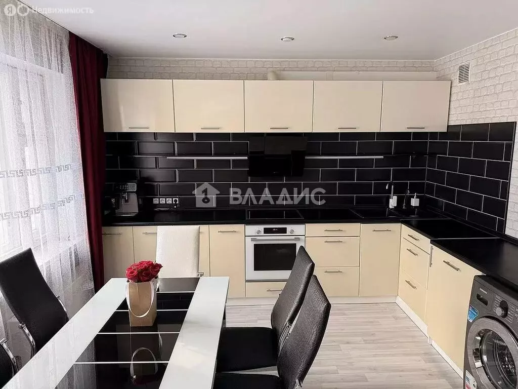 3-комнатная квартира: Иваново, улица Парижской Коммуны, 41 (82.1 м) - Фото 1