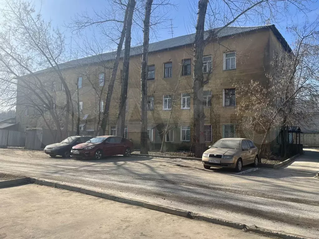Комната 12,4 м в 5-к., 2/3 эт. - Фото 0
