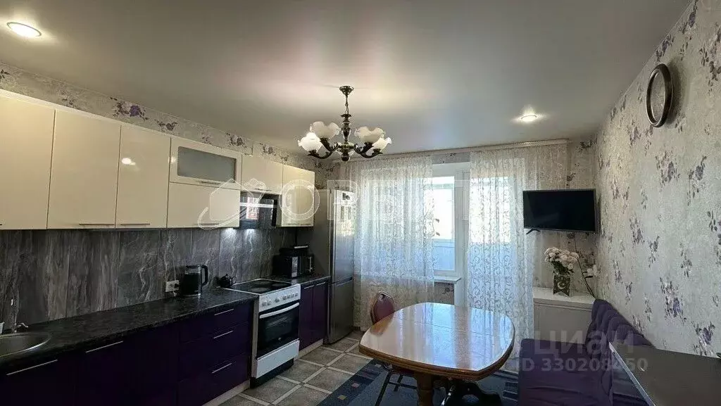 3-к кв. Тюменская область, Тюмень ул. Федюнинского, 62к2 (92.0 м) - Фото 1