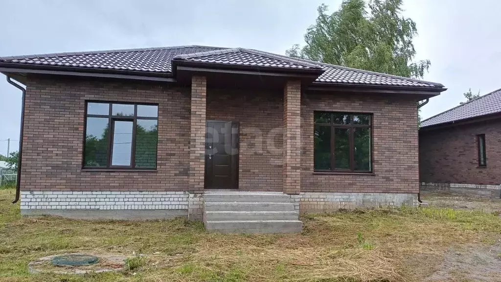 Дом в Брянская область, Брянский район, Снежское с/пос, с. Толмачево, ... - Фото 1