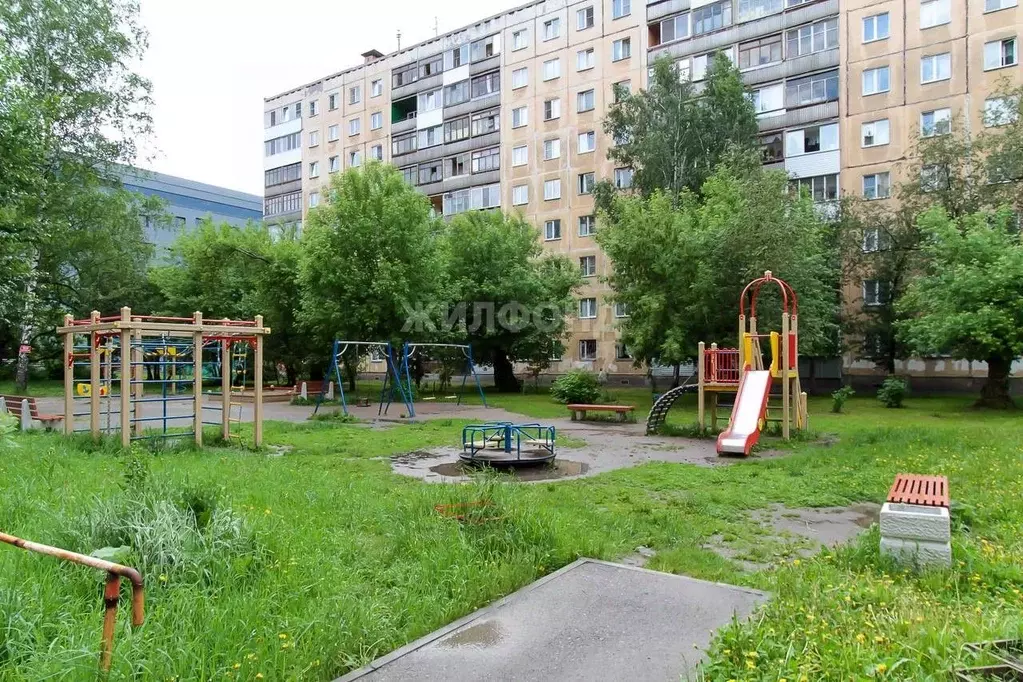 3-к кв. Новосибирская область, Новосибирск ул. Кошурникова, 39 (60.5 ... - Фото 1