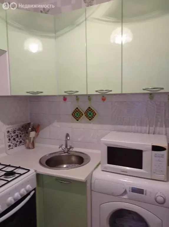 3-комнатная квартира: Губаха, проспект Ленина, 63 (59.3 м) - Фото 1