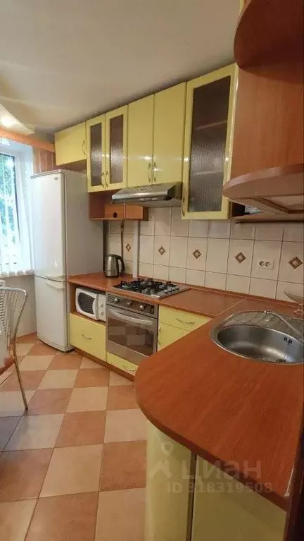 3-к кв. Оренбургская область, Оренбург проезд Газовиков, 32 (65.8 м) - Фото 1