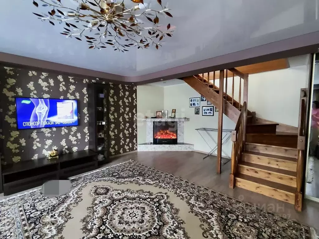 Дом в Красноярский край, Красноярск городской округ, д. Бугачево пер. ... - Фото 1