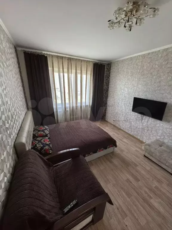 1-к. квартира, 42 м, 6/17 эт. - Фото 0