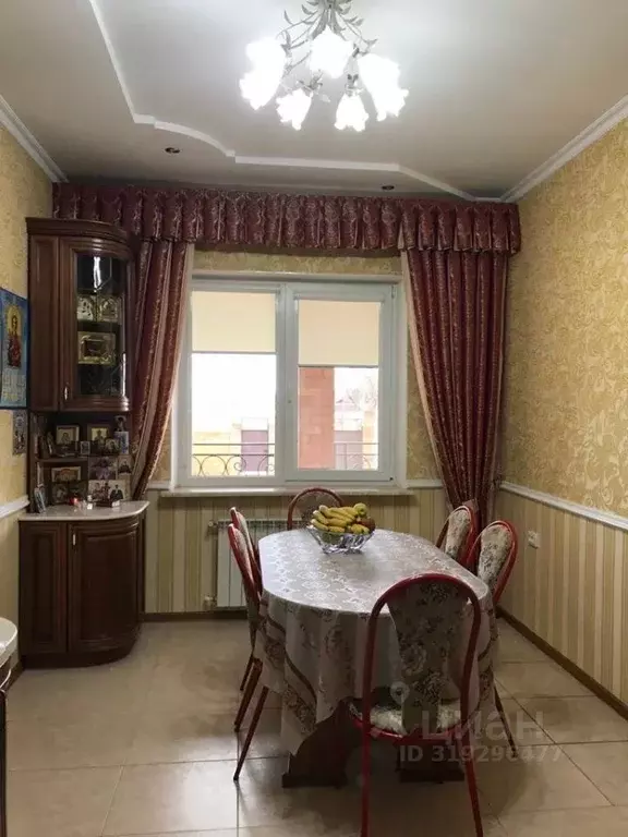 Дом в Краснодарский край, Ейск Звездная ул. (260 м) - Фото 0