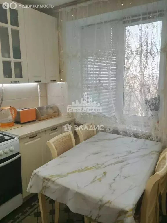 3-комнатная квартира: Керчь, улица Островского, 115 (59.2 м) - Фото 0